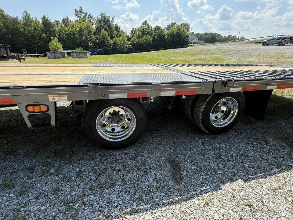 New 2026 Diamond C FMAX 212 40’ Flatbed Trailer, PACESETTER EDITION, HYD DOVETAIL, HYD JACKS, DISC BRAKES, HUTCH SUSPENSION, 25.9K GVWR