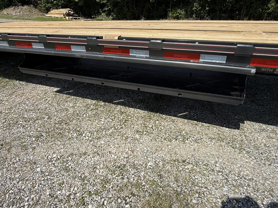 New 2026 Diamond C FMAX 212 40’ Flatbed Trailer, PACESETTER EDITION, HYD DOVETAIL, HYD JACKS, DISC BRAKES, HUTCH SUSPENSION, 25.9K GVWR