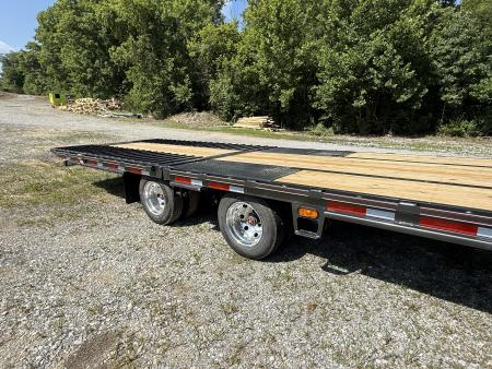 New 2026 Diamond C FMAX 212 40’ Flatbed Trailer, PACESETTER EDITION, HYD DOVETAIL, HYD JACKS, DISC BRAKES, HUTCH SUSPENSION, 25.9K GVWR