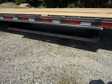 New 2026 Diamond C FMAX 212 40’ Flatbed Trailer, PACESETTER EDITION, HYD DOVETAIL, HYD JACKS, DISC BRAKES, HUTCH SUSPENSION, 25.9K GVWR