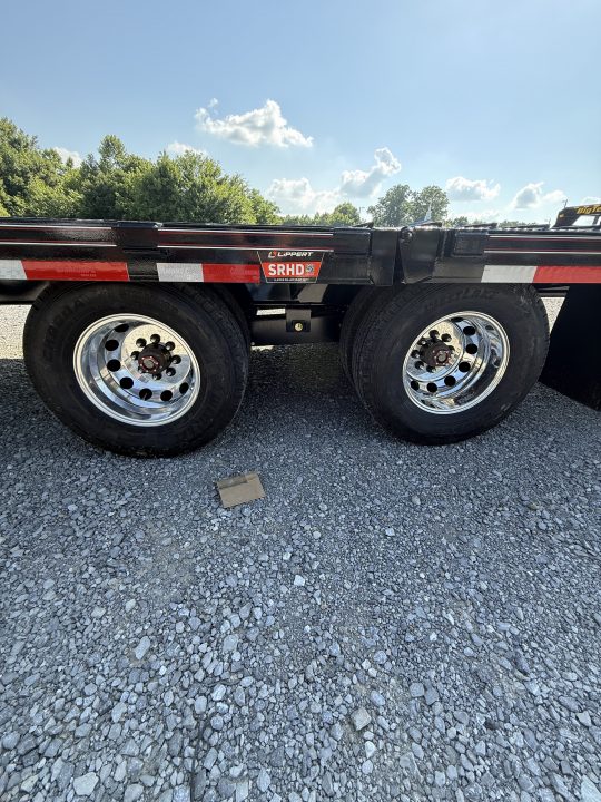 New 2026 Diamond C FMAX 210 32’ Flatbed Trailer, HYDRAULIC DOVETAIL, 2SPD DROP LEG JACKS, ALUMINUM OUTER WHEELS, 14 PLY TIRES