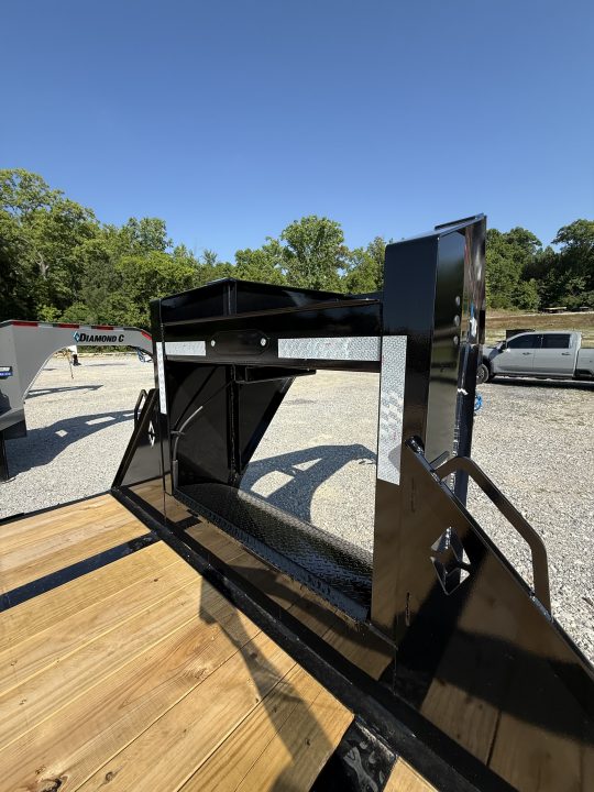 New 2026 Diamond C FMAX 210 32’ Flatbed Trailer, HYDRAULIC DOVETAIL, 2SPD DROP LEG JACKS, ALUMINUM OUTER WHEELS, 14 PLY TIRES