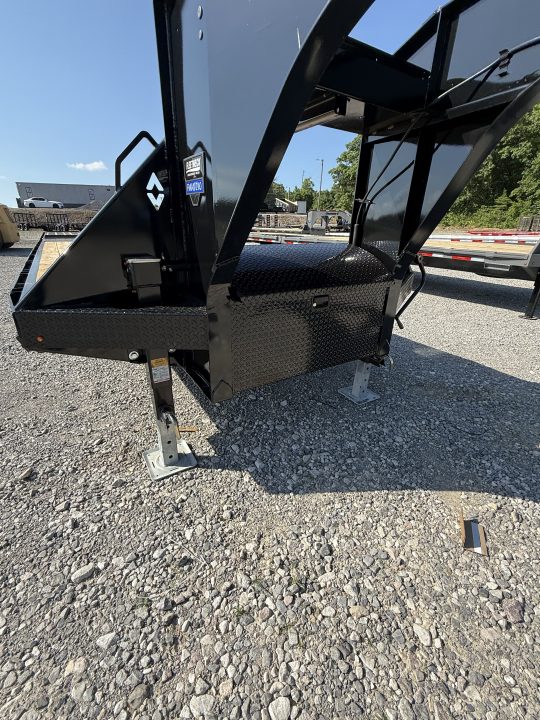 New 2026 Diamond C FMAX 210 32’ Flatbed Trailer, HYDRAULIC DOVETAIL, 2SPD DROP LEG JACKS, ALUMINUM OUTER WHEELS, 14 PLY TIRES