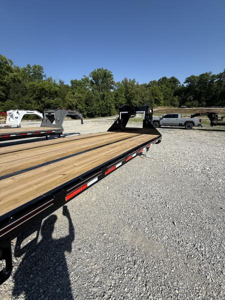 New 2026 Diamond C FMAX 210 32’ Flatbed Trailer, HYDRAULIC DOVETAIL, 2SPD DROP LEG JACKS, ALUMINUM OUTER WHEELS, 14 PLY TIRES