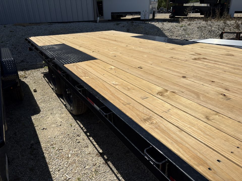 New 2026 Sure-Trac 8.5X18 LP DECKOVER 10K W/RAMPS Deckover Trailer