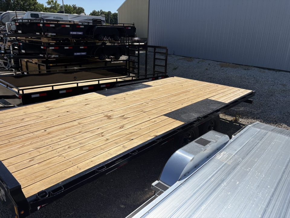 New 2026 Sure-Trac 8.5X18 LP DECKOVER 10K W/RAMPS Deckover Trailer