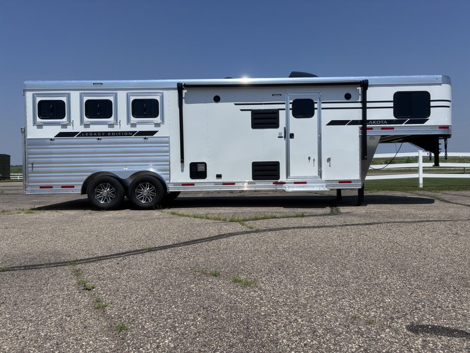 New 2027 Lakota Legacy 3H 9'LQ Horse Trailer