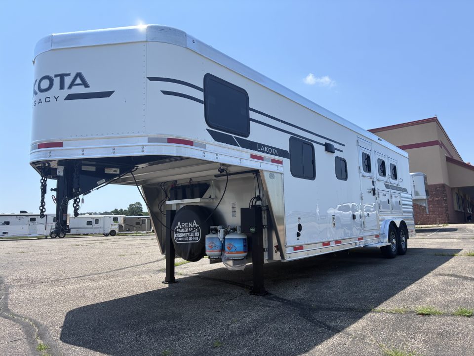 New 2027 Lakota Legacy 3H 9'LQ Horse Trailer
