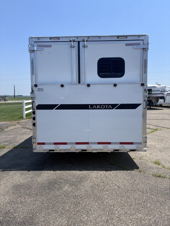 New 2027 Lakota Legacy 3H 9'LQ Horse Trailer