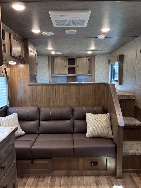 New 2027 Lakota Legacy 3H 9'LQ Horse Trailer