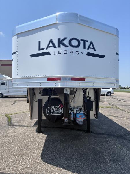 New 2027 Lakota Legacy 3H 9'LQ Horse Trailer