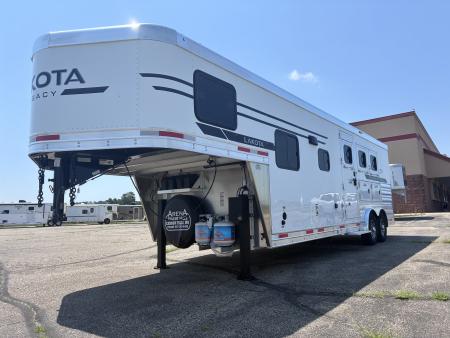 New 2027 Lakota Legacy 3H 9'LQ Horse Trailer