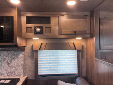 New 2027 Lakota Legacy 3H 9'LQ Horse Trailer