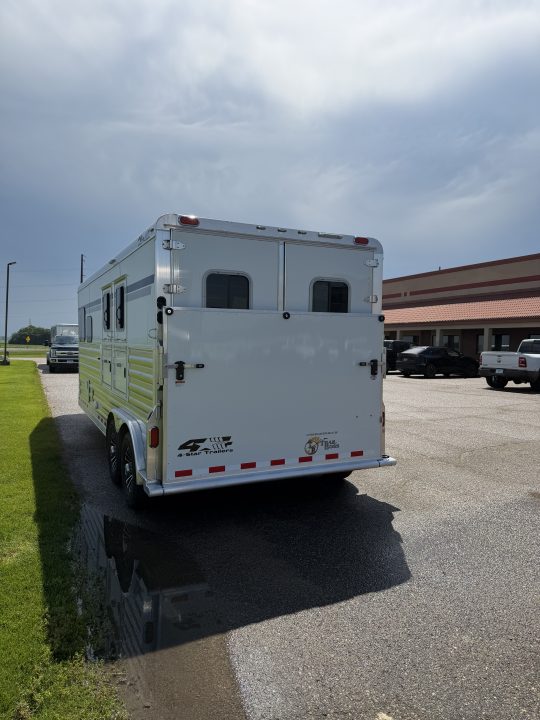 New 2027 4-Star Trailers 2H 10'LQ Horse Trailer