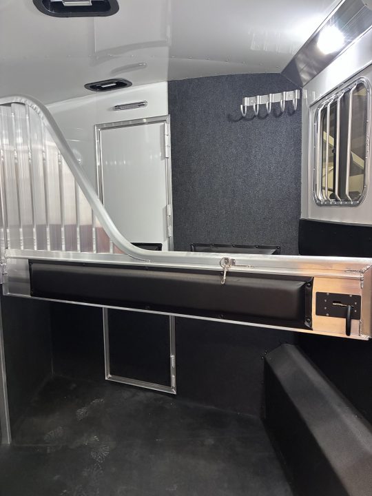 New 2027 4-Star Trailers 2H 10'LQ Horse Trailer