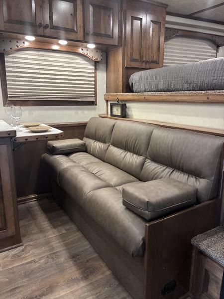 New 2027 4-Star Trailers 2H 10'LQ Horse Trailer