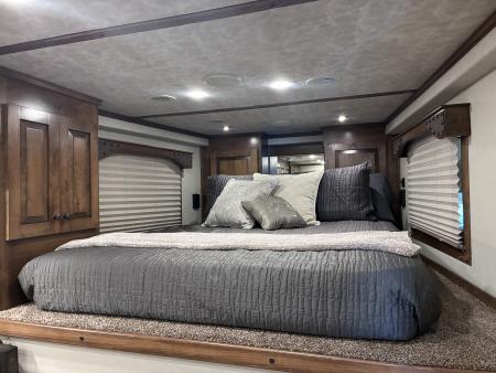 New 2027 4-Star Trailers 2H 10'LQ Horse Trailer