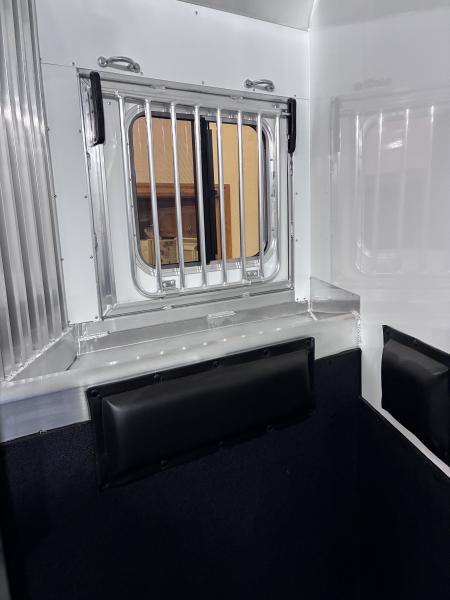 New 2027 4-Star Trailers 2H 10'LQ Horse Trailer