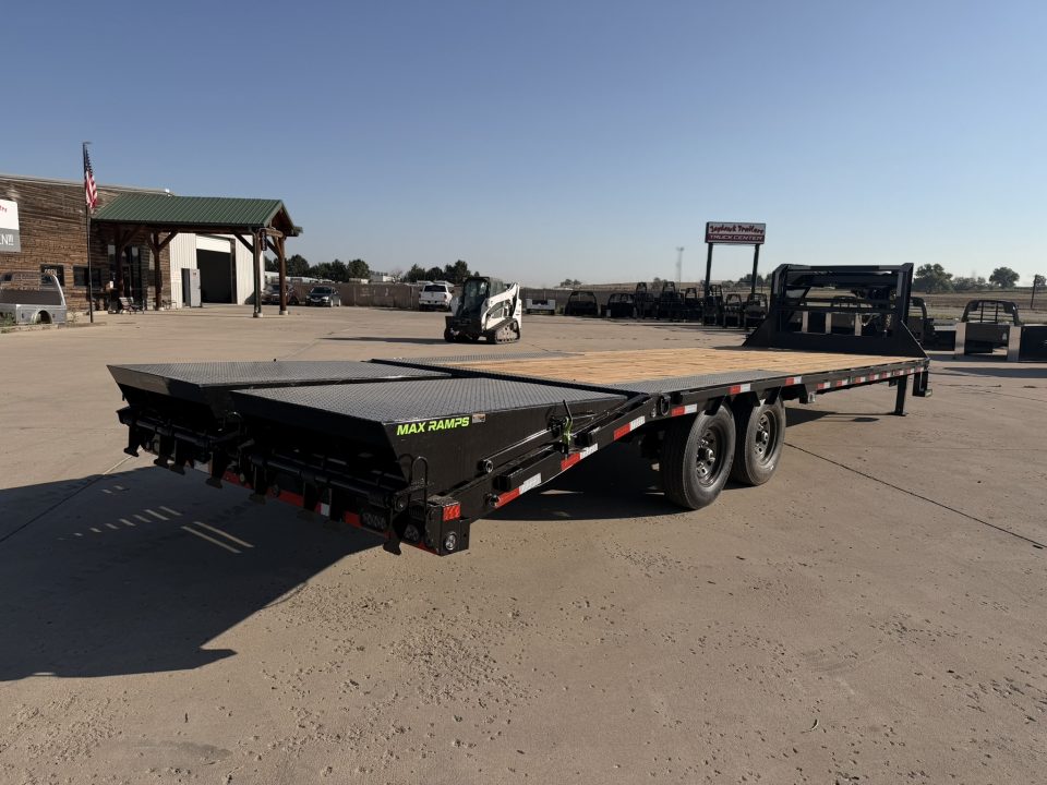 New 2026 Load Trail 8.5-28 Single Wheel Gooseneck Deckover Equipment Hauler W/ 14 PLY Tires 15.6K GVWR