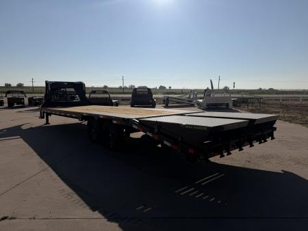 New 2026 Load Trail 8.5-28 Single Wheel Gooseneck Deckover Equipment Hauler W/ 14 PLY Tires 15.6K GVWR