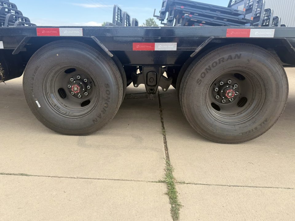 New 2026 Load Trail 8.5-32 Tandem Axle Gooseneck Deckover Equipment Hauler 25.9K GVWR