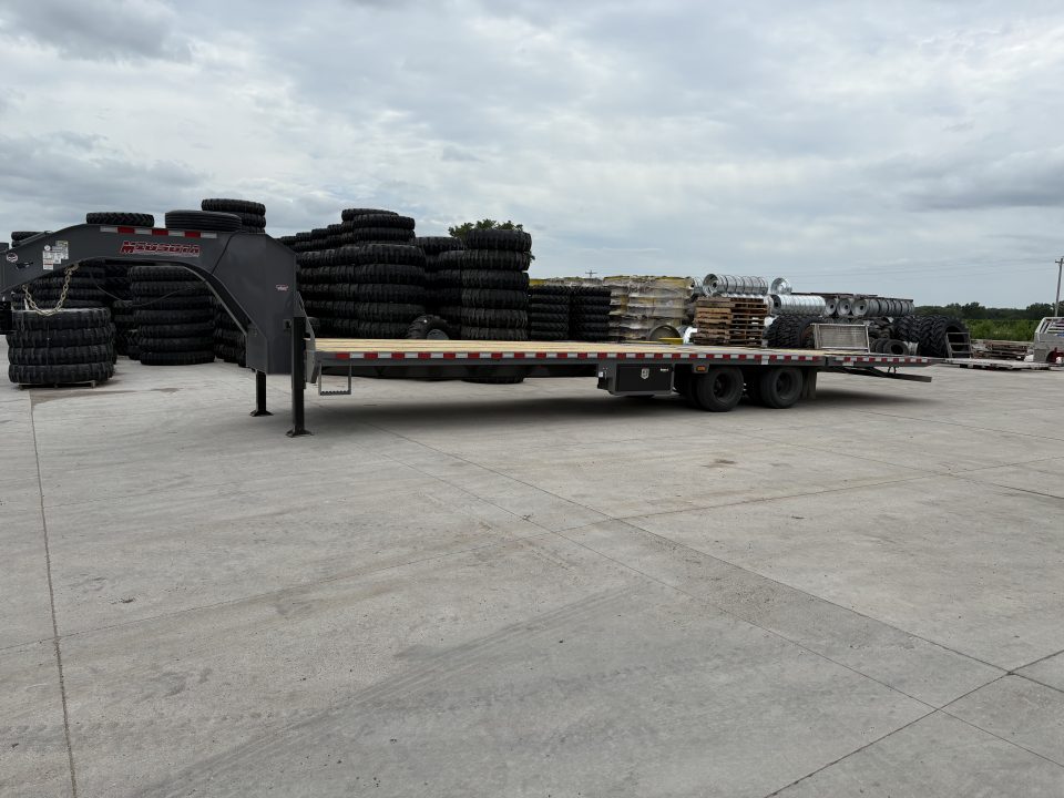 New 2026 Midsota FBHB36-GN-259 Deckover Trailer 102x36ft 12k axles Hydraulic dove tail