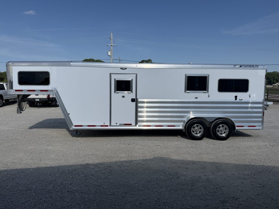 New 2026 Featherlite Trailers 2+1 Gooseneck 9500 Horse Trailer