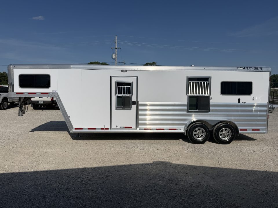 New 2026 Featherlite Trailers 2+1 Gooseneck 9500 Horse Trailer