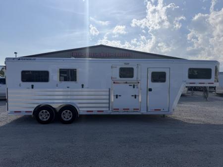 New 2026 Featherlite Trailers 2+1 Gooseneck 9500 Horse Trailer