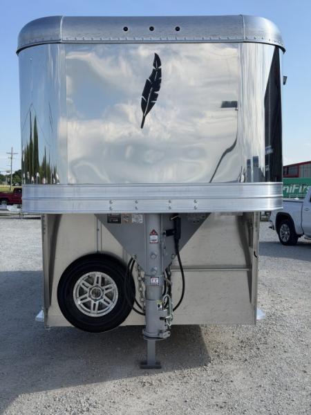 New 2026 Featherlite Trailers 2+1 Gooseneck 9500 Horse Trailer