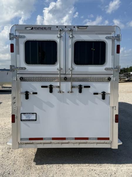 New 2026 Featherlite Trailers 2+1 Gooseneck 9500 Horse Trailer