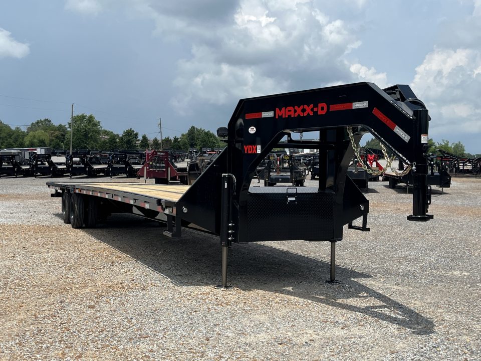 New 2027 MAXXD Hydraulic Dovetail Gooseneck Trailer | 40' x 102' 30K GVWR