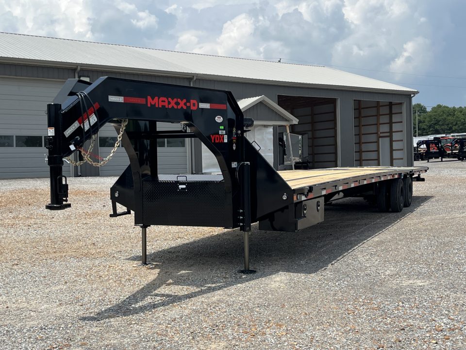 New 2027 MAXXD Hydraulic Dovetail Gooseneck Trailer | 40' x 102' 30K GVWR