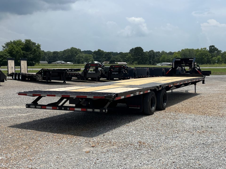 New 2027 MAXXD Hydraulic Dovetail Gooseneck Trailer | 40' x 102' 30K GVWR