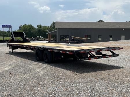 New 2027 MAXXD Hydraulic Dovetail Gooseneck Trailer | 40' x 102' 30K GVWR