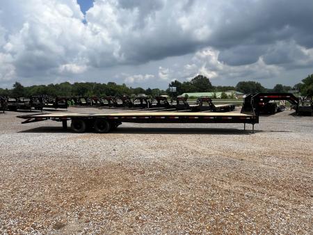New 2027 MAXXD Hydraulic Dovetail Gooseneck Trailer | 40' x 102' 30K GVWR