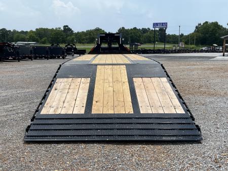 New 2027 MAXXD Hydraulic Dovetail Gooseneck Trailer | 40' x 102' 30K GVWR