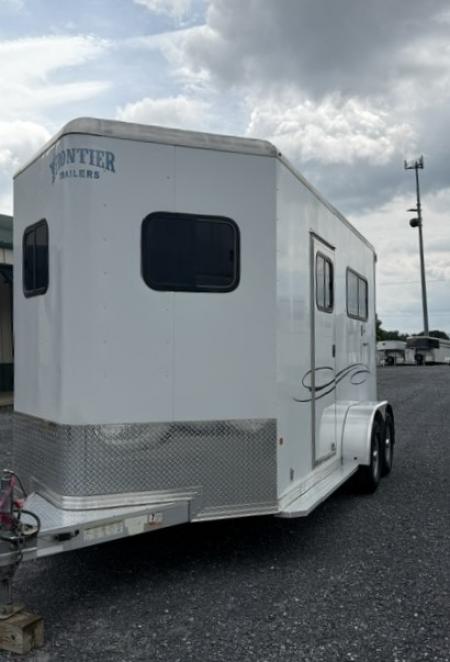Used 2016 Frontier Trailers 2H Straight Load Tack