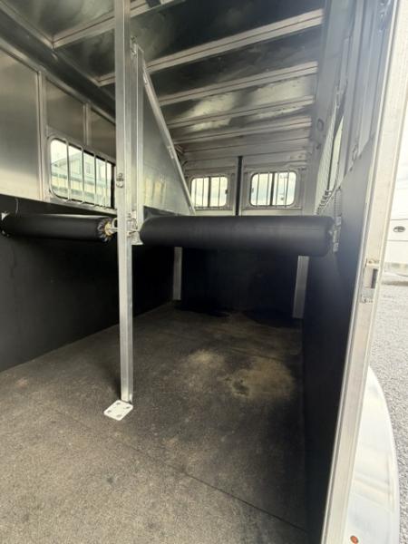 Used 2016 Frontier Trailers 2H Straight Load Tack