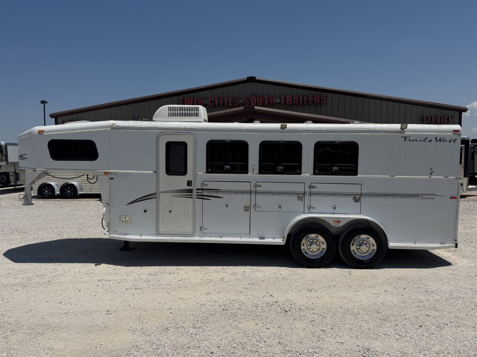Used 2001 Trails West 3 Horse Gooseneck Living Quarters Horse Trailer