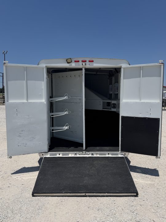 Used 2001 Trails West 3 Horse Gooseneck Living Quarters Horse Trailer