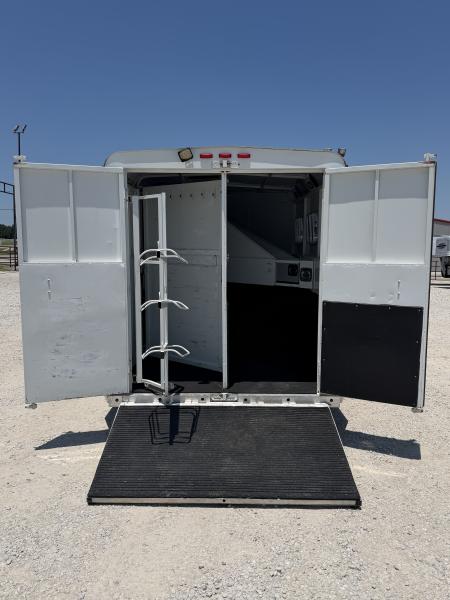Used 2001 Trails West 3 Horse Gooseneck Living Quarters Horse Trailer