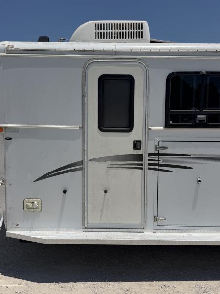 Used 2001 Trails West 3 Horse Gooseneck Living Quarters Horse Trailer