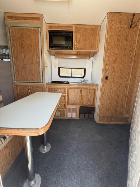 Used 2001 Trails West 3 Horse Gooseneck Living Quarters Horse Trailer