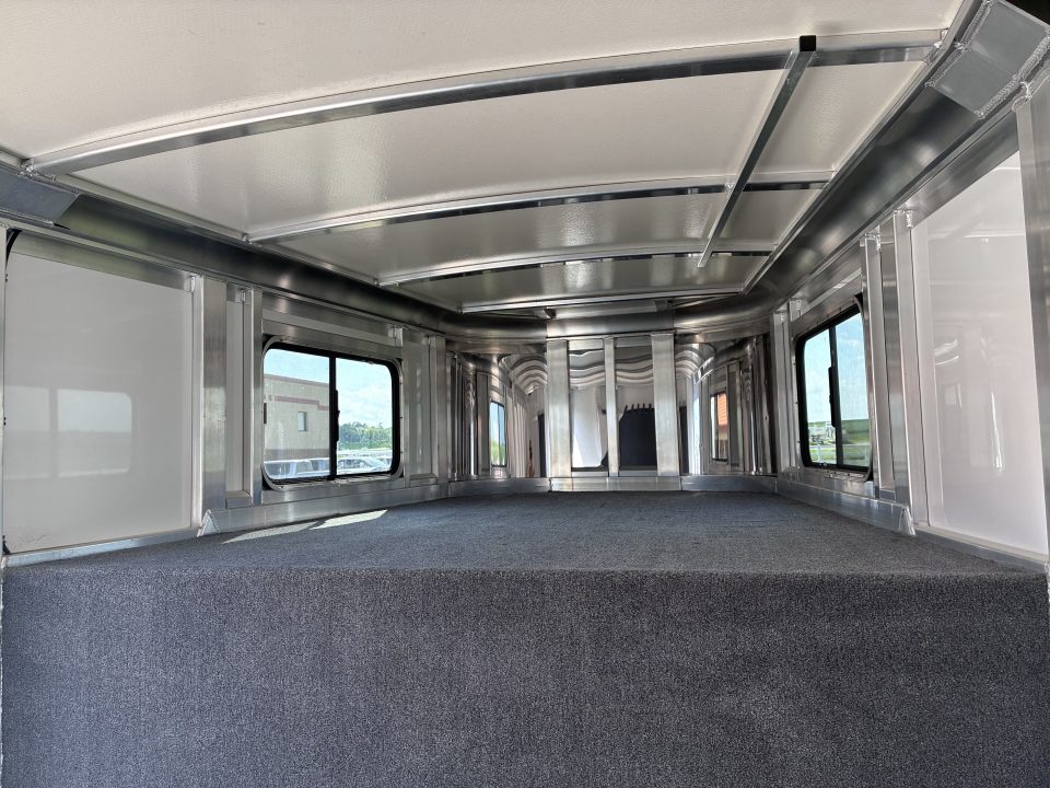 Used 2020 Cimarron Trailers 3H Slant Load GN Horse Trailer