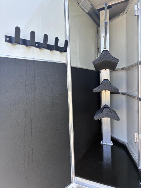 Used 2020 Cimarron Trailers 3H Slant Load GN Horse Trailer