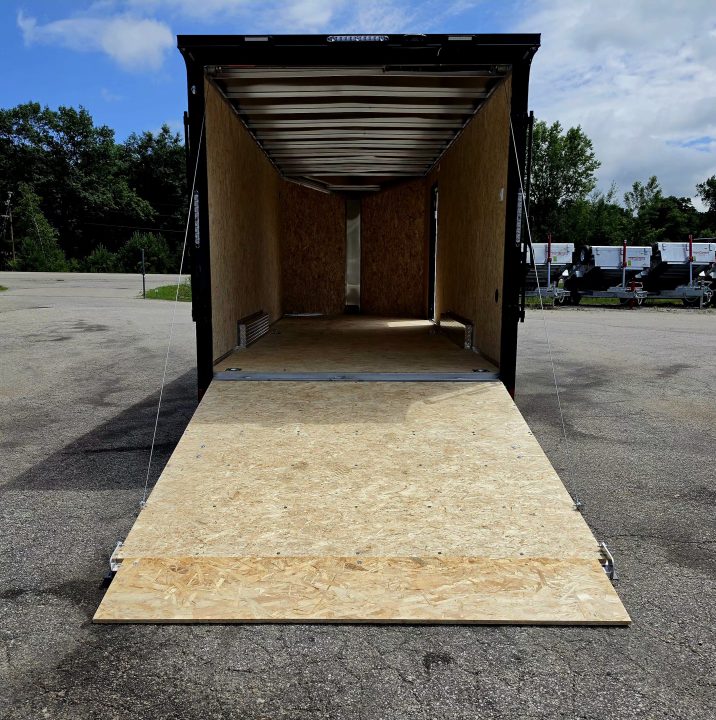 New 7.5 X 20 CARGO ENCLOSED ALL ALUMINUM 2026 LIGHTNING 3500# AXLES REAR RAMP DOOR