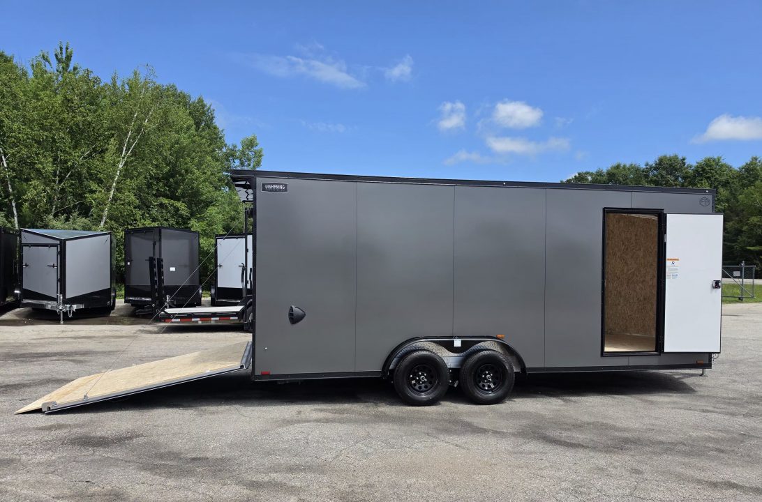 New 7.5 X 20 CARGO ENCLOSED ALL ALUMINUM 2026 LIGHTNING 3500# AXLES REAR RAMP DOOR