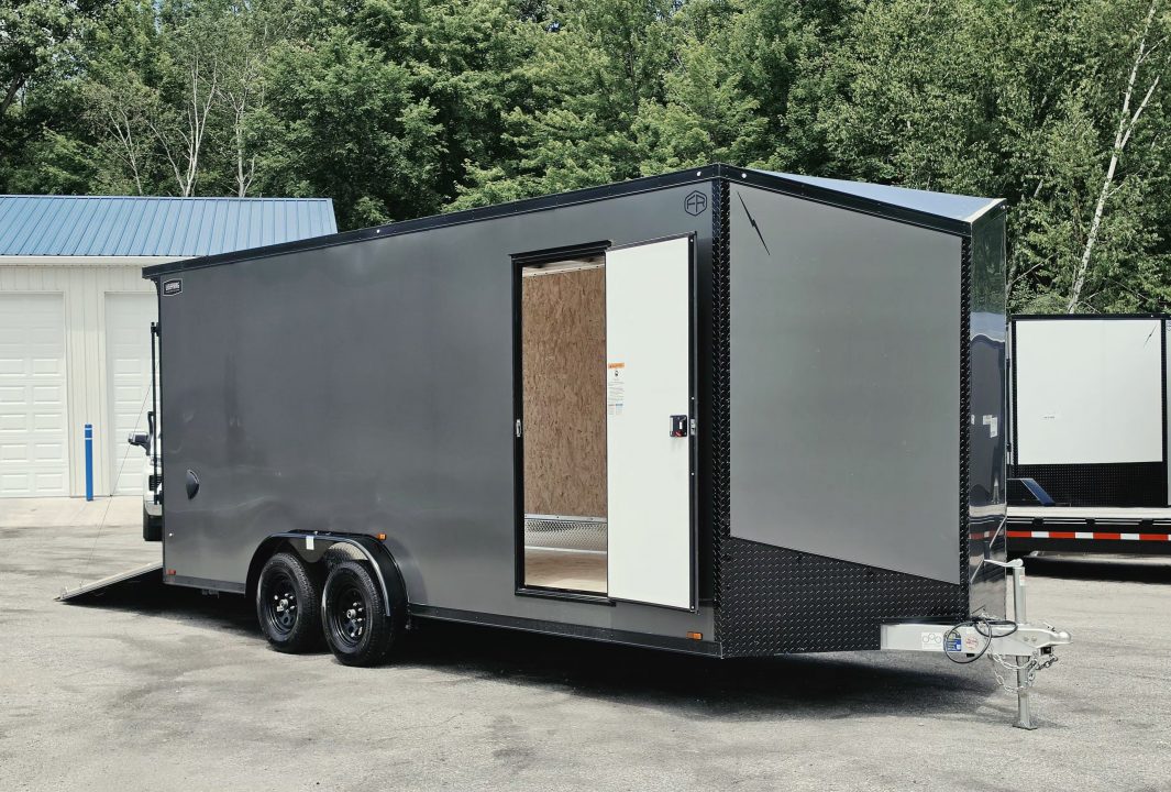 New 7.5 X 20 CARGO ENCLOSED ALL ALUMINUM 2026 LIGHTNING 3500# AXLES REAR RAMP DOOR