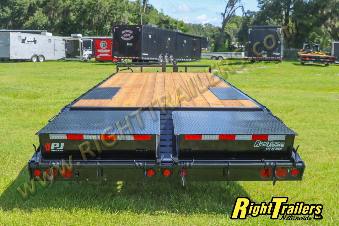 New 2027 8.5x24 PJ Deckover Equipment Trailer